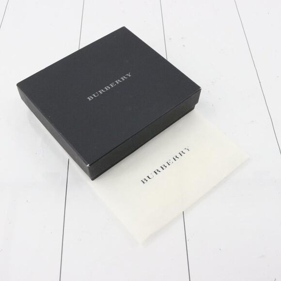 Burberry Bifold Wallet - Picture 5 of 8